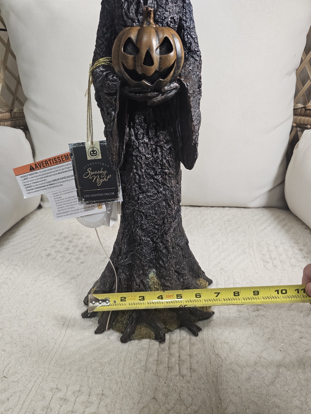 Halloween Mossy Tree Witch Holding a Pumpkin Figurine Decor viral HTF Large - Picture 5 of 7